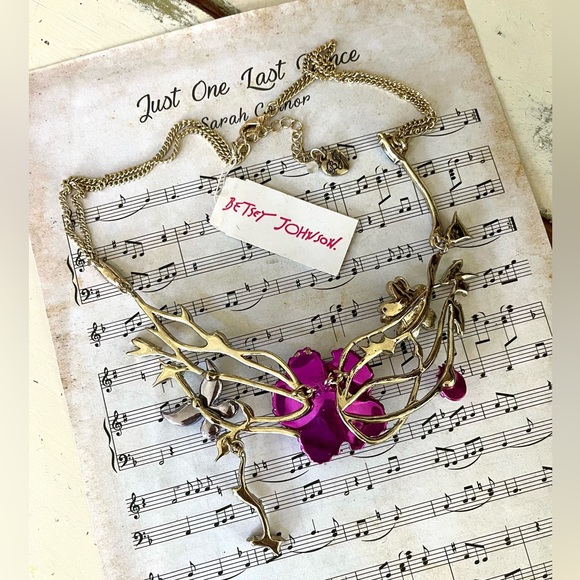 NWT Floral Rhinestone Statement Necklace RARE - Picture 8 of 9